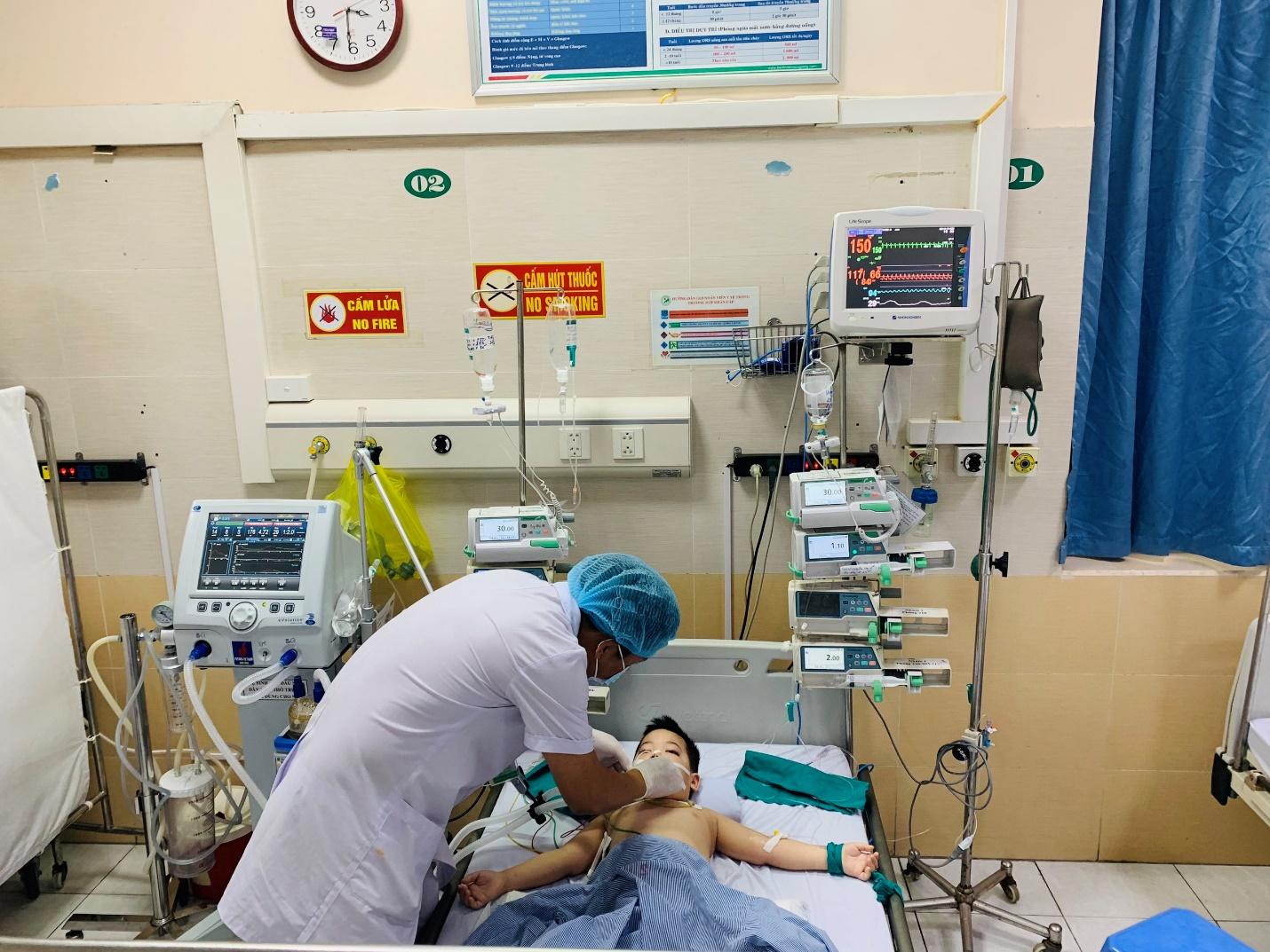 Bệnh viện đa khoa Đức Giang cứu thành công ca bệnh hôn mê nhiễm toan ceton do đái tháo đường ở trẻ 4 tuổi