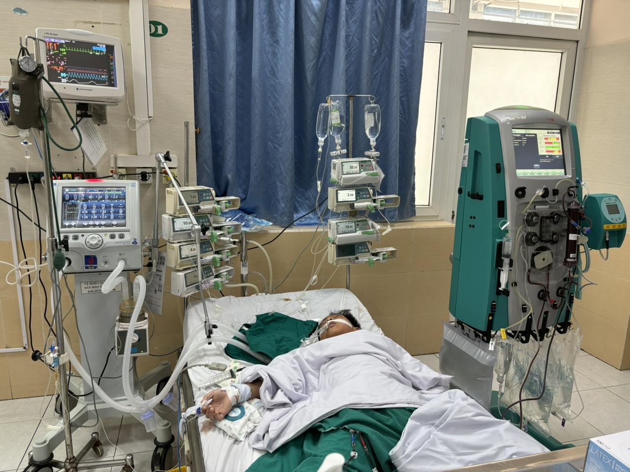 Khoa hồi sức tích cực Nhi, Bệnh viện đa khoa Đức Giang - Hành trình cứu sống bệnh nhi sốc nhiễm khuẩn bằng việc áp dụng kỹ thuật lọc máu liên tục trong điều trị