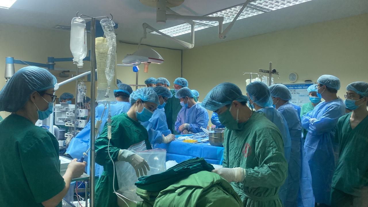 Lần đầu tiên lấy tạng từ người cho chết não, cứu sống nhiều bệnh nhân nặng ngay tại bệnh viện tỉnh của Việt Nam